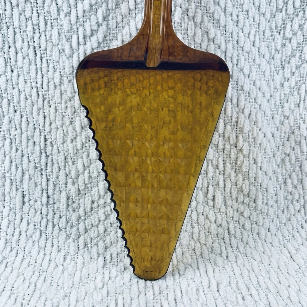 Vintage Ultratemp Amber Pie Cake Server #2119 Serrated‎ Robinson Knife Co USA